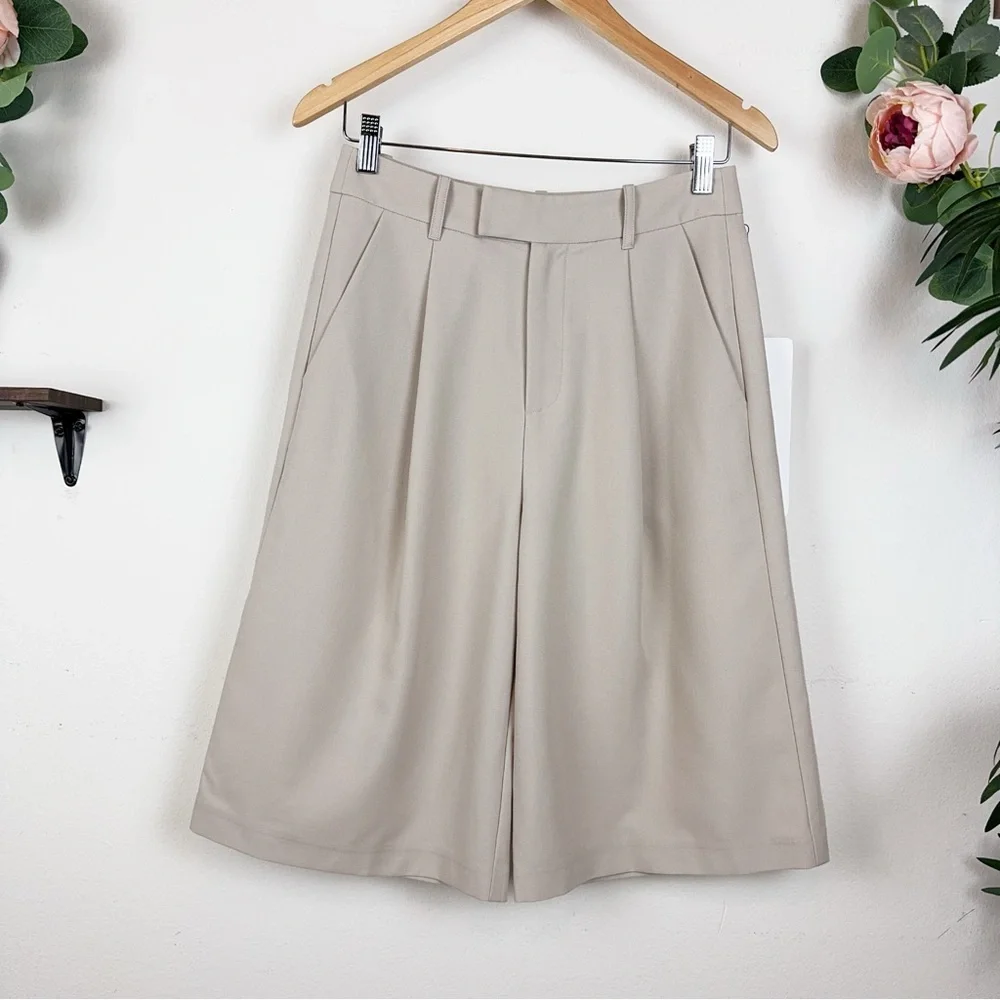 NWT NIA Daisy Bermudas Short in Shell Size Small - Picture 4 of 11